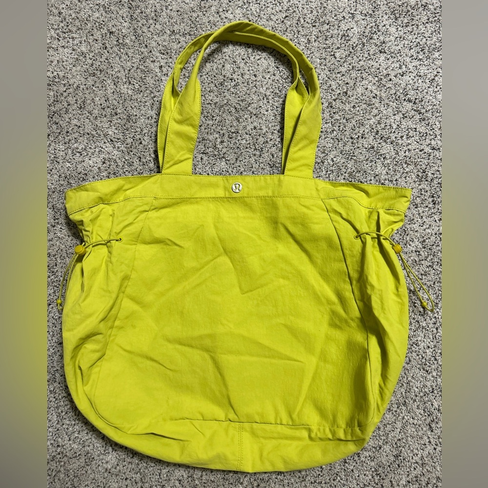 Lululemon Side Cinch Shopper Bag in Neon Yellow NWOT